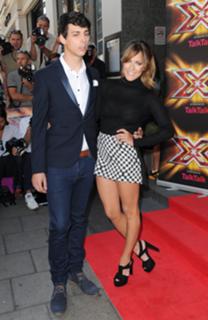 Caroline Flack feet photo thumbnail