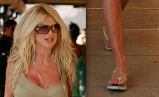 Victoria Silvstedt feet photo thumbnail