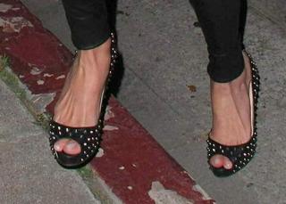 Nicky Rothschild feet photo thumbnail