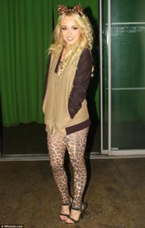 Jorgie Porter feet photo thumbnail