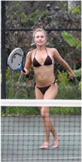 Hayden Panettiere feet photo thumbnail