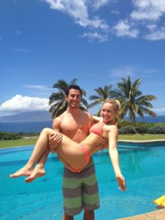 Hayden Panettiere feet photo thumbnail