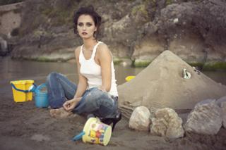 Anna Safroncik feet photo thumbnail
