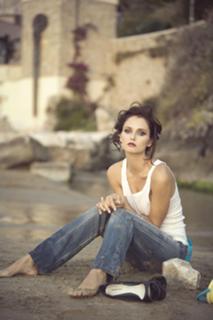 Anna Safroncik feet photo thumbnail