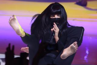 Lady Gaga feet photo thumbnail
