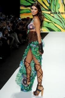 Elisabetta Canalis feet photo thumbnail