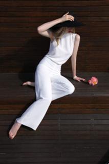 Elizabeth Debicki feet photo 5