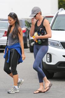 Charlize Theron feet photo thumbnail