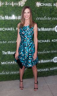 Hilary Swank feet photo thumbnail