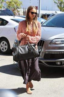 Jessica Alba feet photo thumbnail