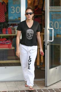 Jennifer Lopez feet photo thumbnail