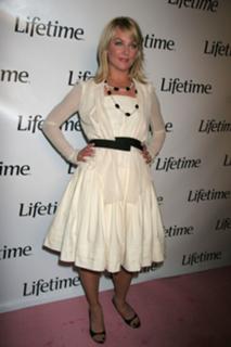Elisabeth Röhm feet photo thumbnail