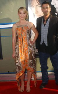 Elisabeth Röhm feet photo thumbnail