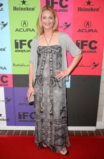 Elisabeth Röhm feet photo thumbnail