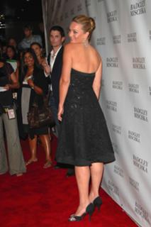 Elisabeth Röhm feet photo thumbnail