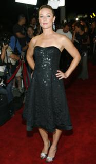 Elisabeth Röhm feet photo thumbnail