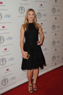 Elisabeth Röhm feet photo thumbnail