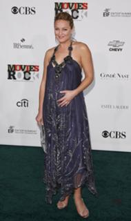 Elisabeth Röhm feet photo thumbnail