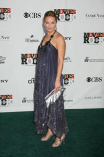 Elisabeth Röhm feet photo thumbnail