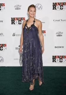 Elisabeth Röhm feet photo thumbnail