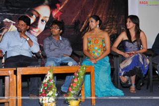 Raai Laxmi feet photo thumbnail