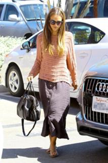 Jessica Alba feet photo thumbnail