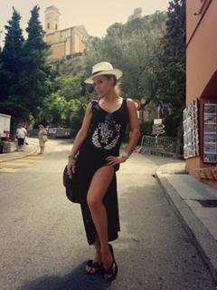 Dorota Rabczewska feet photo thumbnail