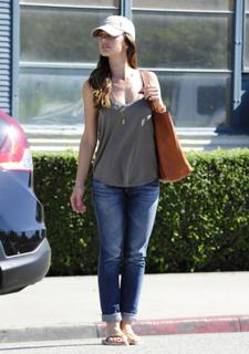 Minka Kelly feet photo thumbnail