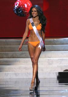 Olivia Culpo feet photo thumbnail