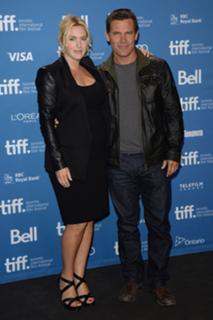 Kate Winslet feet photo thumbnail