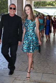 Hilary Swank feet photo thumbnail