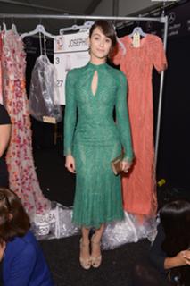 Emmy Rossum feet photo thumbnail