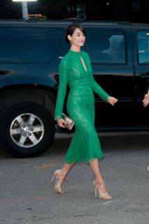 Emmy Rossum feet photo thumbnail