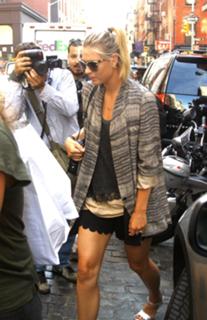 Maria Sharapova feet photo thumbnail