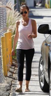 Minka Kelly feet photo thumbnail