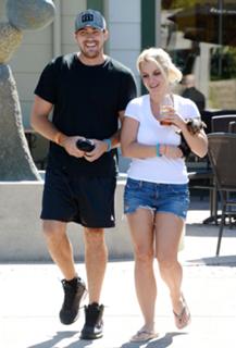 Britney Spears feet photo thumbnail