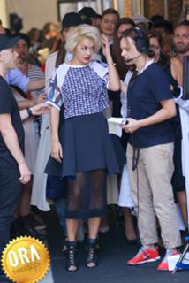 Rita Ora feet photo thumbnail