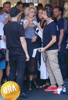 Rita Ora feet photo thumbnail