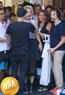 Rita Ora feet photo thumbnail