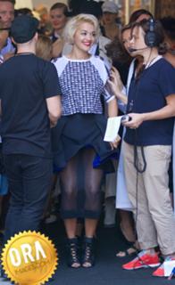 Rita Ora feet photo thumbnail