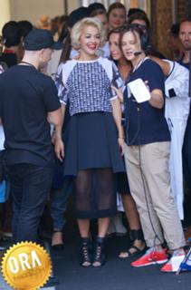 Rita Ora feet photo thumbnail