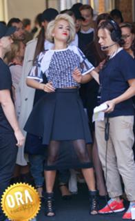 Rita Ora feet photo thumbnail