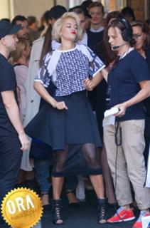 Rita Ora feet photo thumbnail