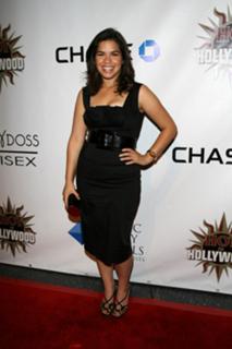 America Ferrera feet photo thumbnail