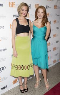 Jessica Chastain feet photo thumbnail