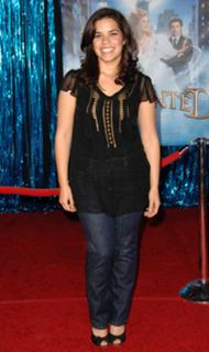 America Ferrera feet photo thumbnail