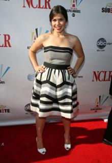 America Ferrera feet photo thumbnail