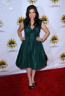 America Ferrera feet photo thumbnail