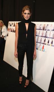 Ashley Greene feet photo thumbnail