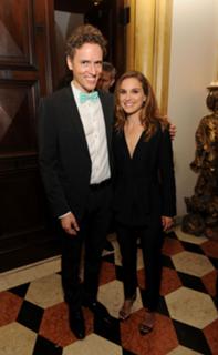 Natalie Portman feet photo thumbnail